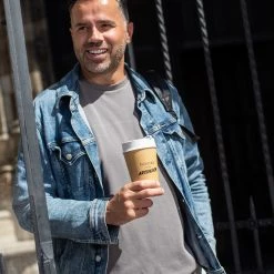 Koziol Gobelet isotherme Montag ist - Polypropylène / Épicéa - Imitation bois recyclé -Vaisselle Soldes 1000285436 210812 08105600034 MOOD DETAILS P000000001000285436 mood