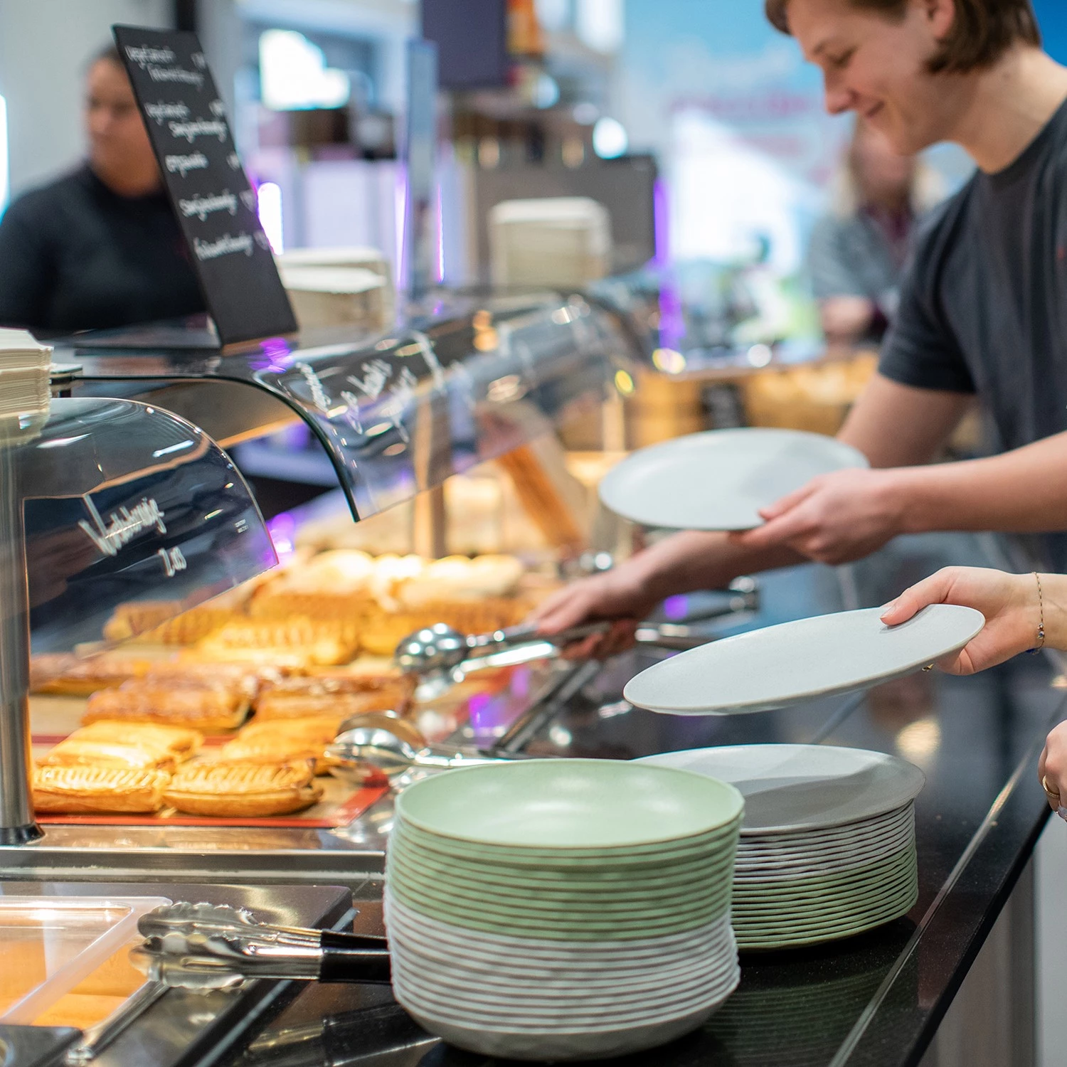 Koziol Assiettes dessert Club Plate (lot de 4) - Résine thermoplastique - Vert 4 Koziol Assiettes dessert Club Plate (lot de 4) - Résine thermoplastique - Vert – Image 2