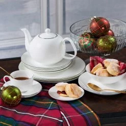 Butlers Assiette SILVER LINING - Porcelaine / Type Fine Bone China - Blanc - Diamètre : 27 cm 21 Butlers Assiette SILVER LINING - Porcelaine / Type Fine Bone China - Blanc - Diamètre : 27 cm -Vaisselle Soldes 1000331110 220218 026 MOOD DETAILS P000000001000331110 mood