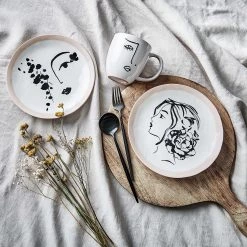 Butlers Assiette LINE ART - visage - Céramique - Blanc / Noir / Rose -Vaisselle Soldes 1000331195 220218 021 MOOD DETAILS P000000001000331195 mood