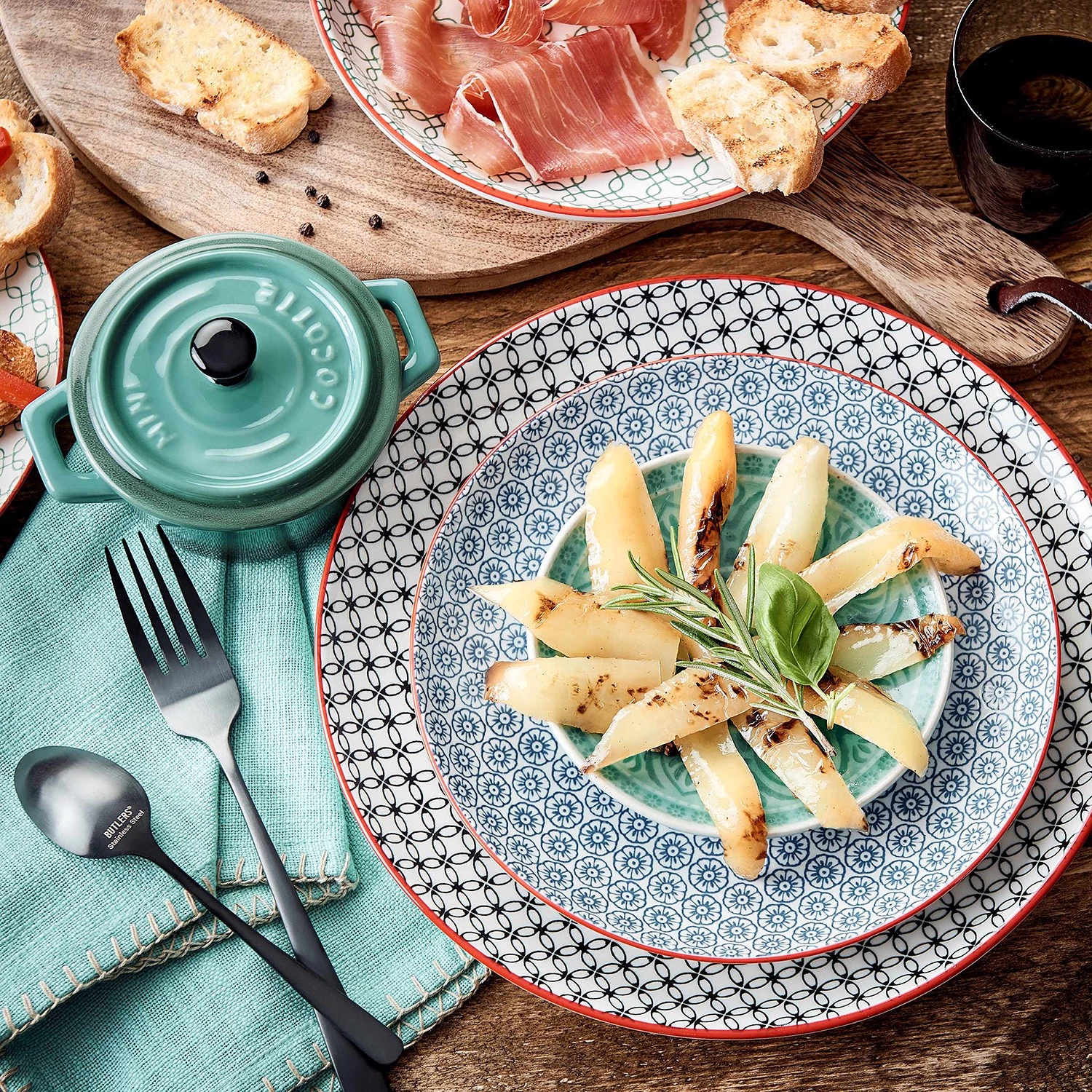 Butlers Service RETRO I (18 él.) - Porcelaine - Blanc / Bleu / Rouge 4 Butlers Service RETRO I (18 él.) - Porcelaine - Blanc / Bleu / Rouge – Image 2